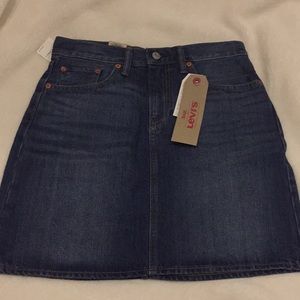 Levi’s knee length jean skirt